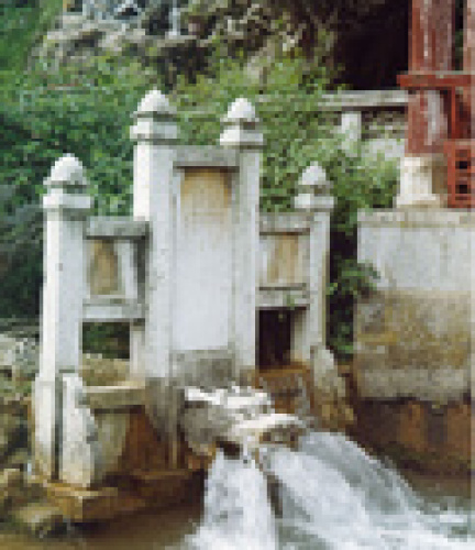 三潮水