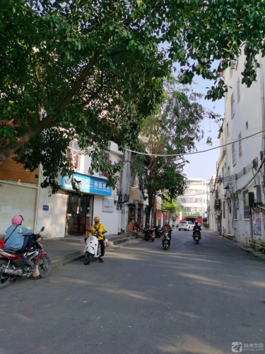 红太阳超市(东海路店)