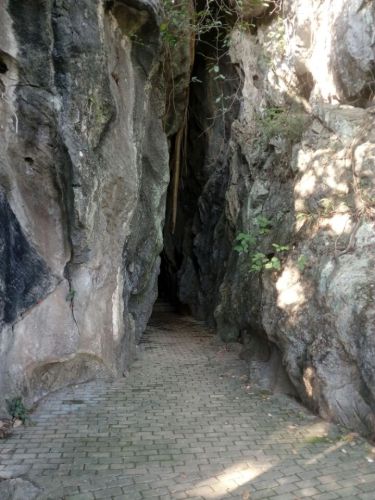 会仙河公园仙人洞