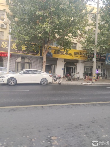绪国电车摩托维修更换电池