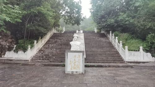 雷锋雕像