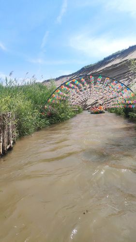 圪求河大漠漂流景区