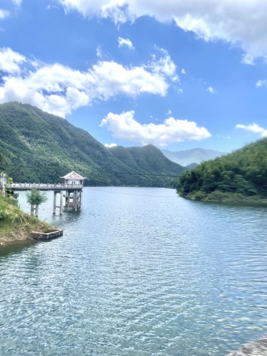 沱龙峡漂流