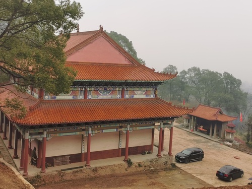 登岗古寺