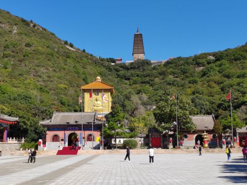 凤凰山下寺(暂停开放)