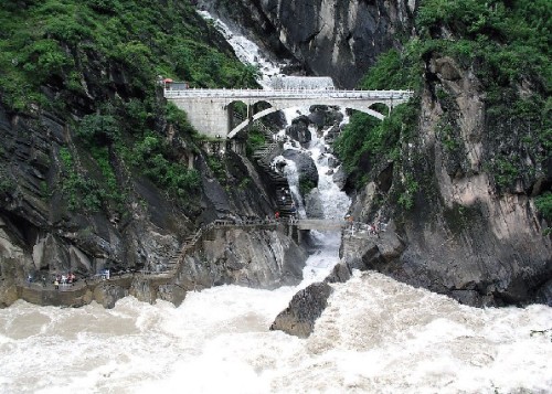 丽江虎跳峡景区