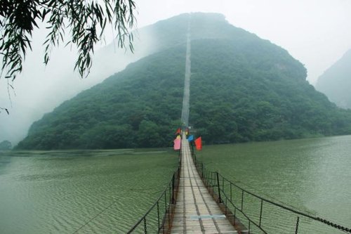 山里泉