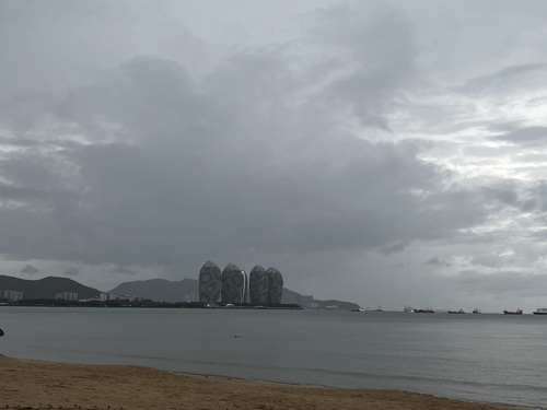 三亚湾椰梦长廊风景区