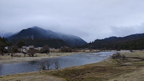 鲁朗贡措湖景区