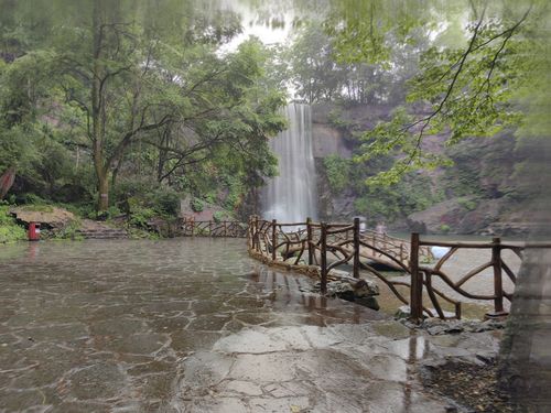 飞瀑涧景区