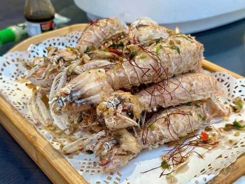 小王海鲜(火车头万人海鲜广场D栋1排5号店)
