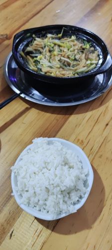 黎记牛腩猪脚店(红城湖商业广场店)