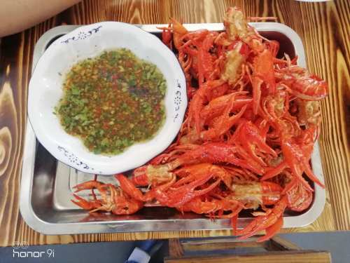 柳伢子私房菜馆(特色口味虾土鸡土鸭)