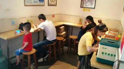 英记宙抱罗粉(大英路店)