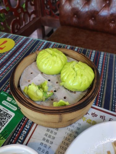 沁园春咖啡厅(保亭·庄园豪都店)