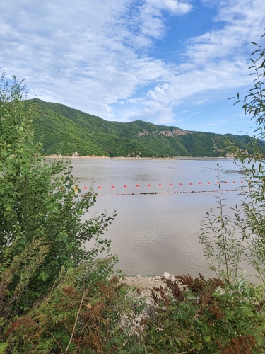 莲花湖八十四窑地湖畔