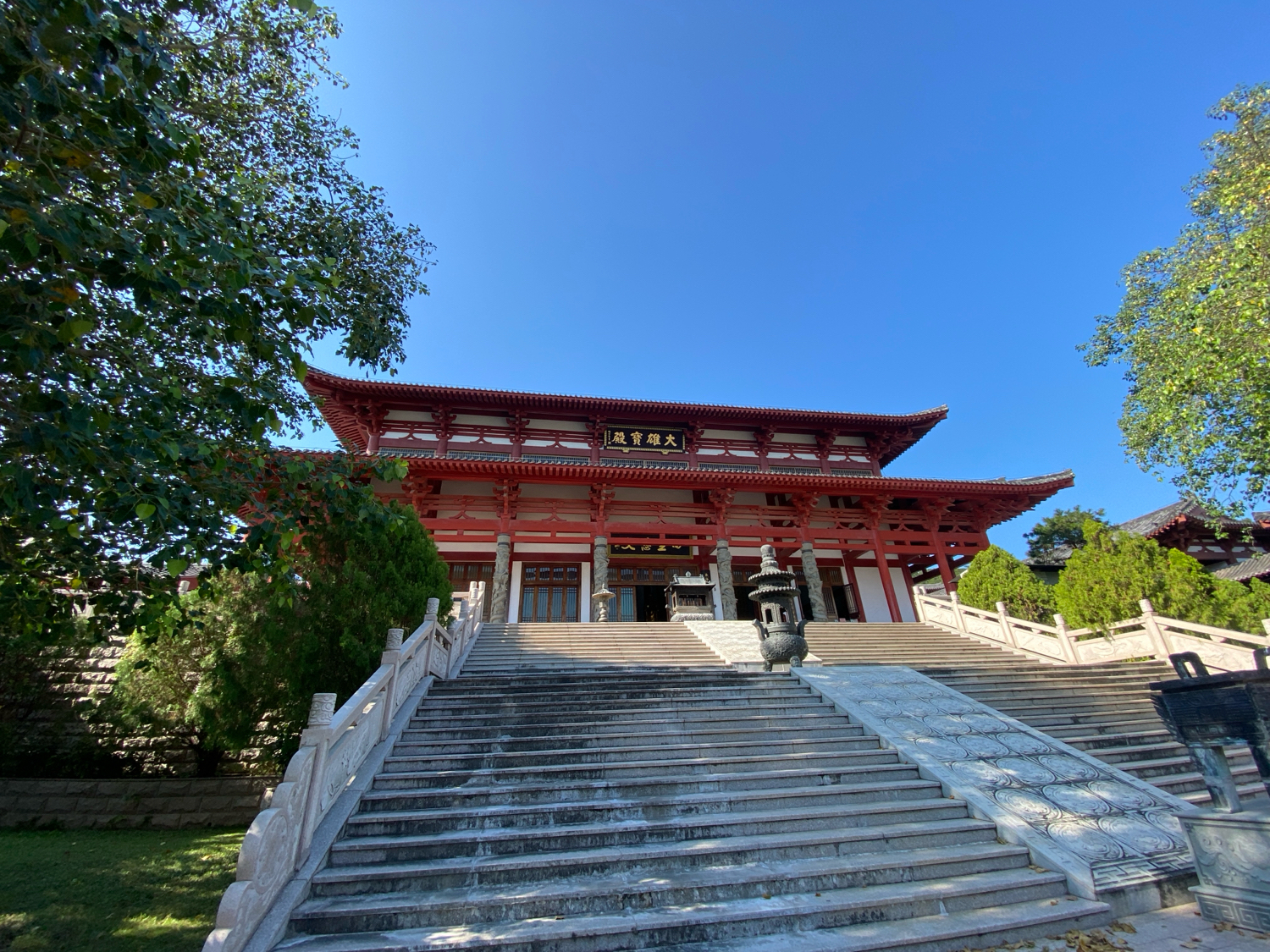 大雄宝殿实景照片