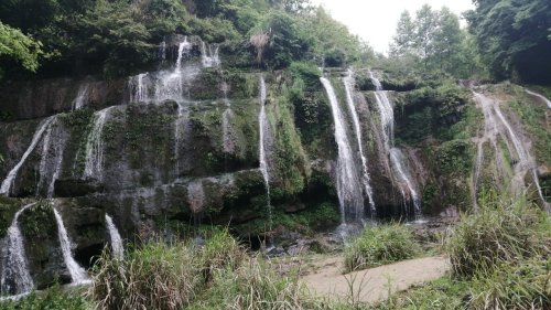 中国百里杜鹃风景名胜区-米底河瀑布