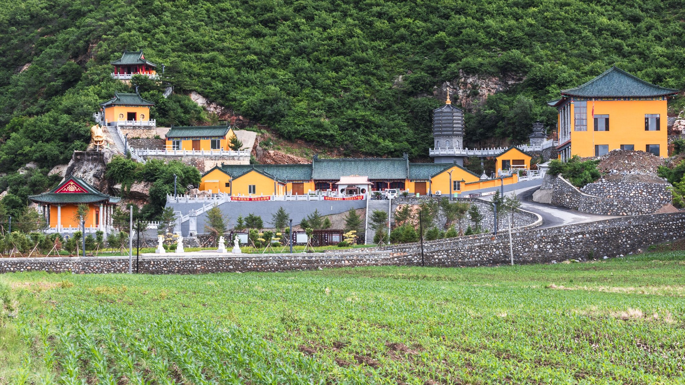 辽阳县普济寺实景照片