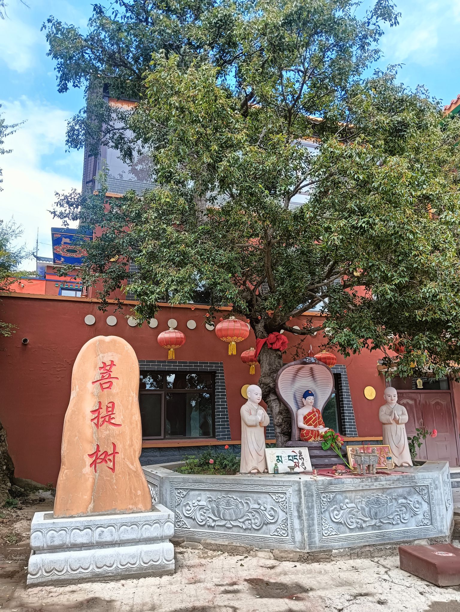 金佛寺实景照片