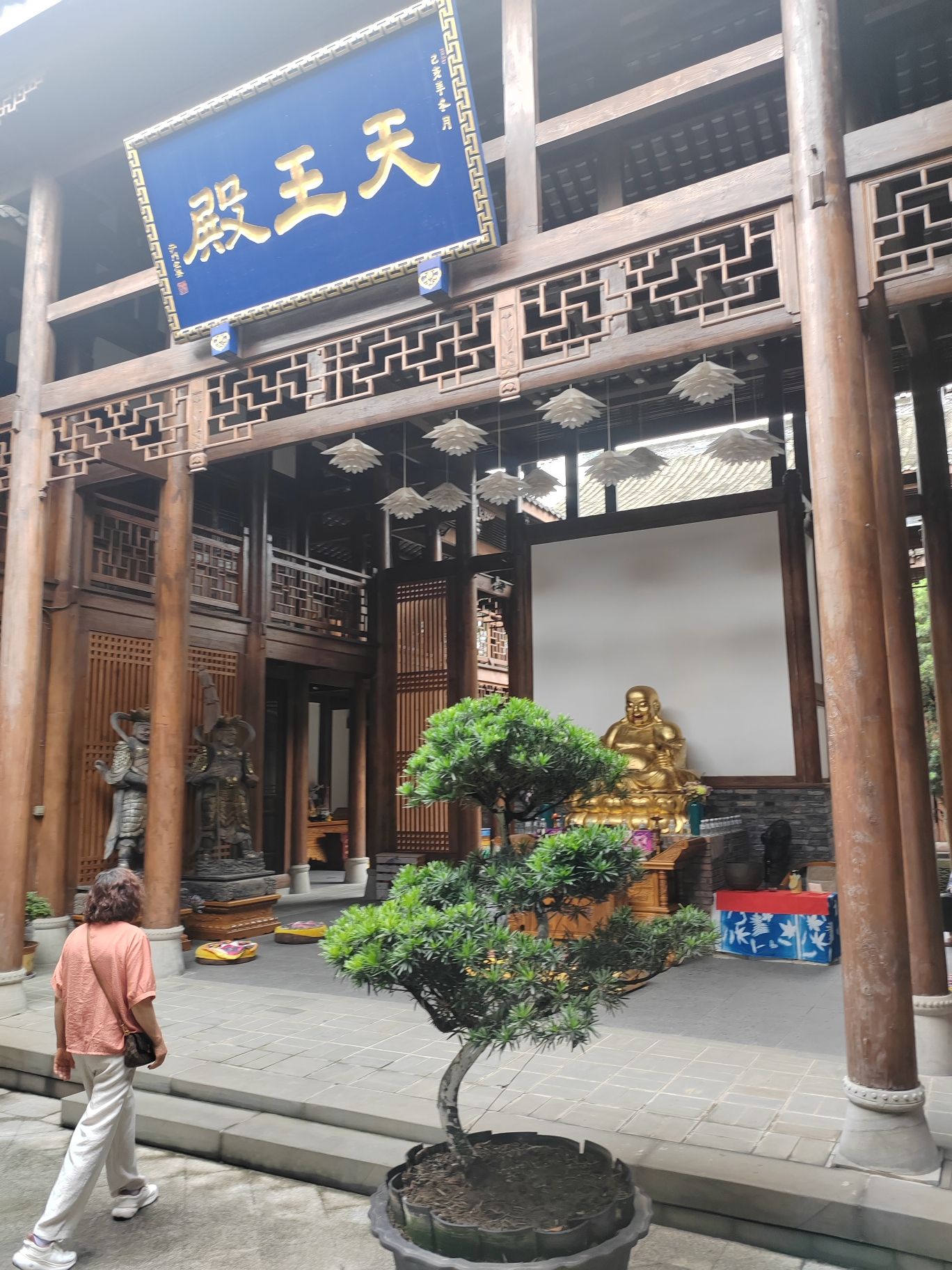 归元禅寺-财宝天王殿实景照片