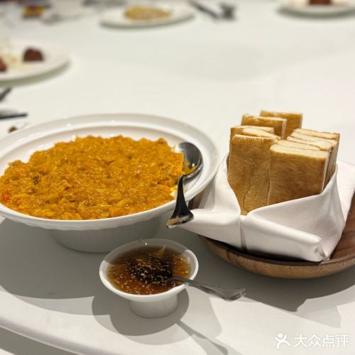 清炒蟹粉配吐司
