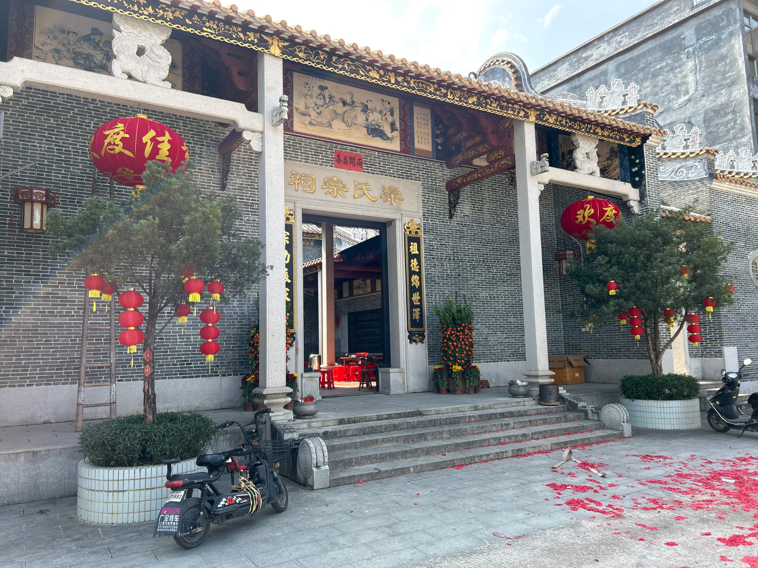 梁氏宗祠实景照片