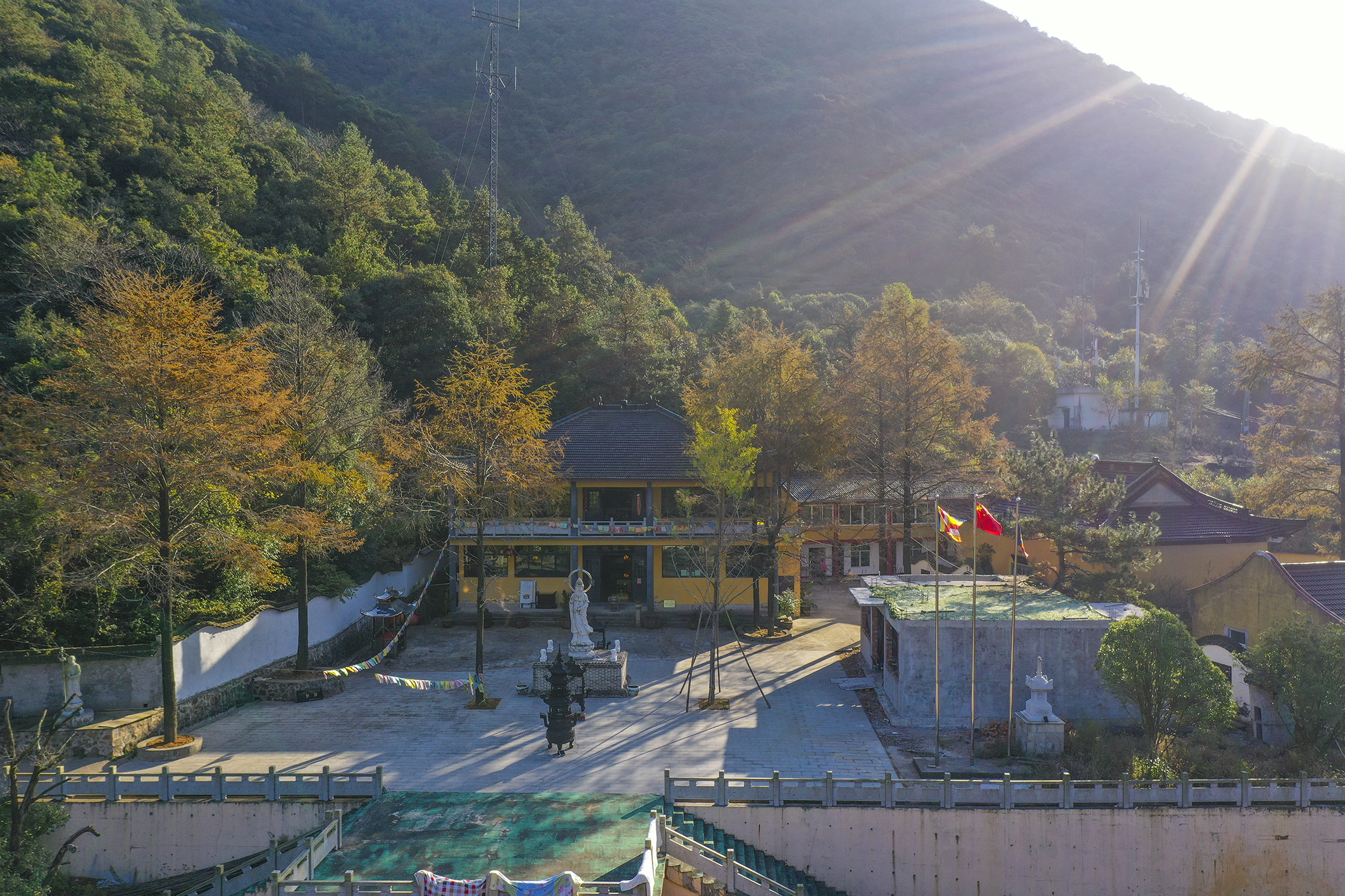 方山龙泉寺实景照片