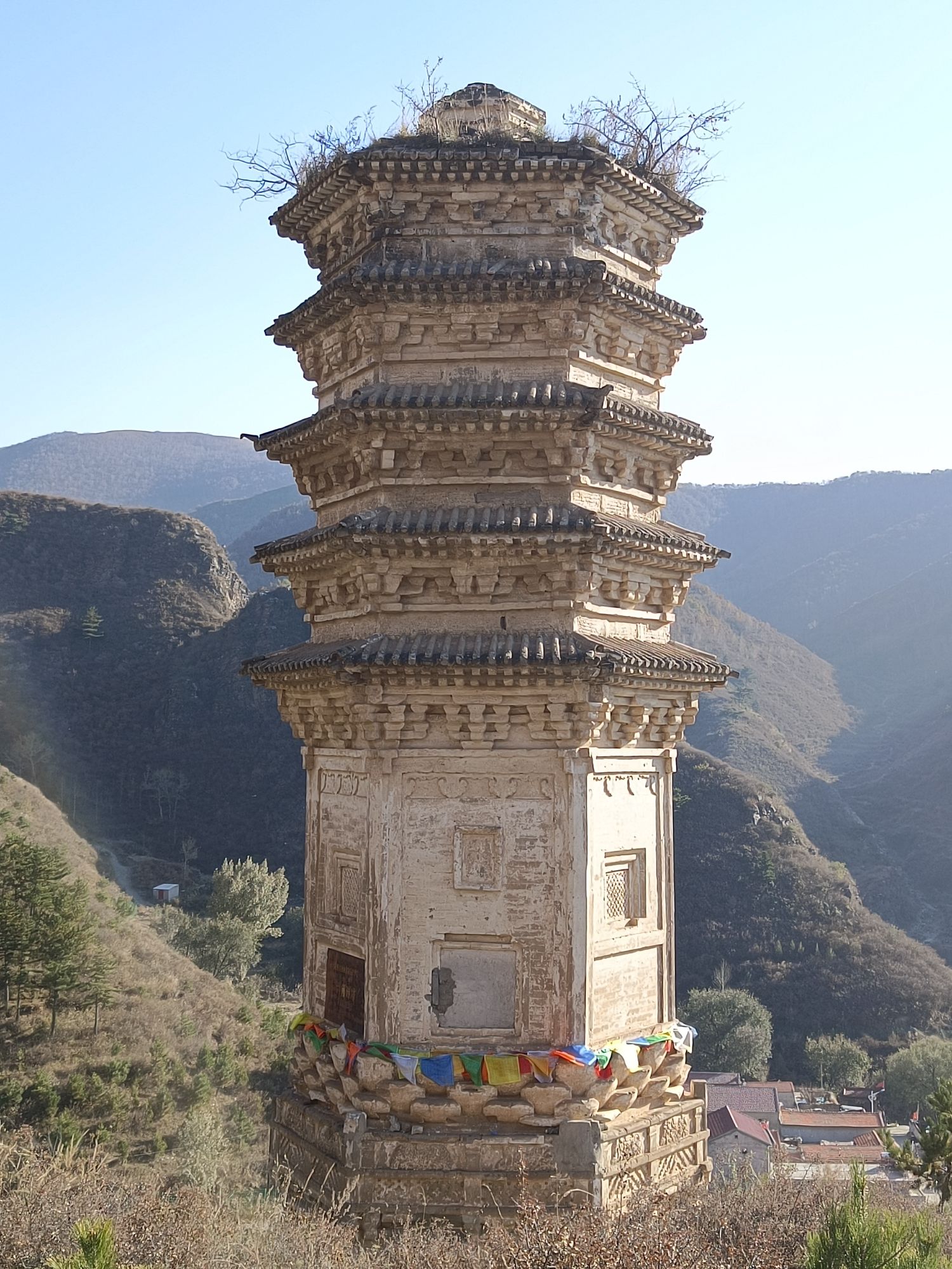 燕峰山炬禅师灵塔实景照片