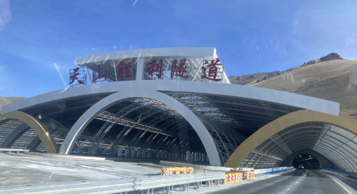 天山胜利隧道