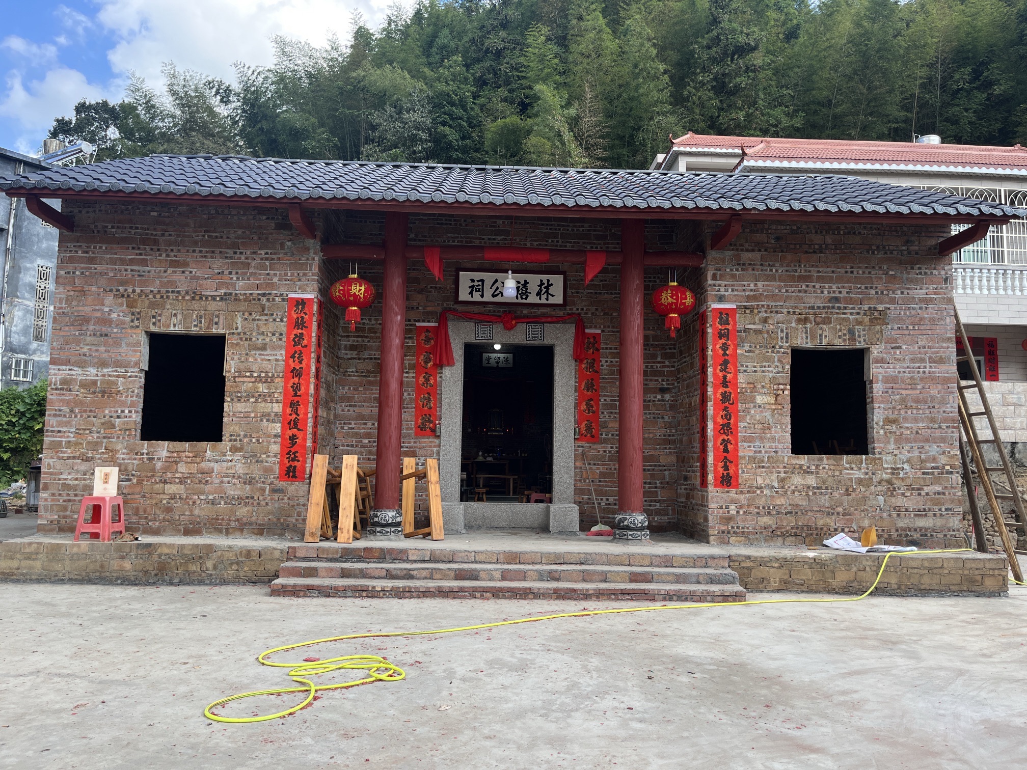 河源市龙川县上坪镇金龙村谢屋林禧公祠实景照片
