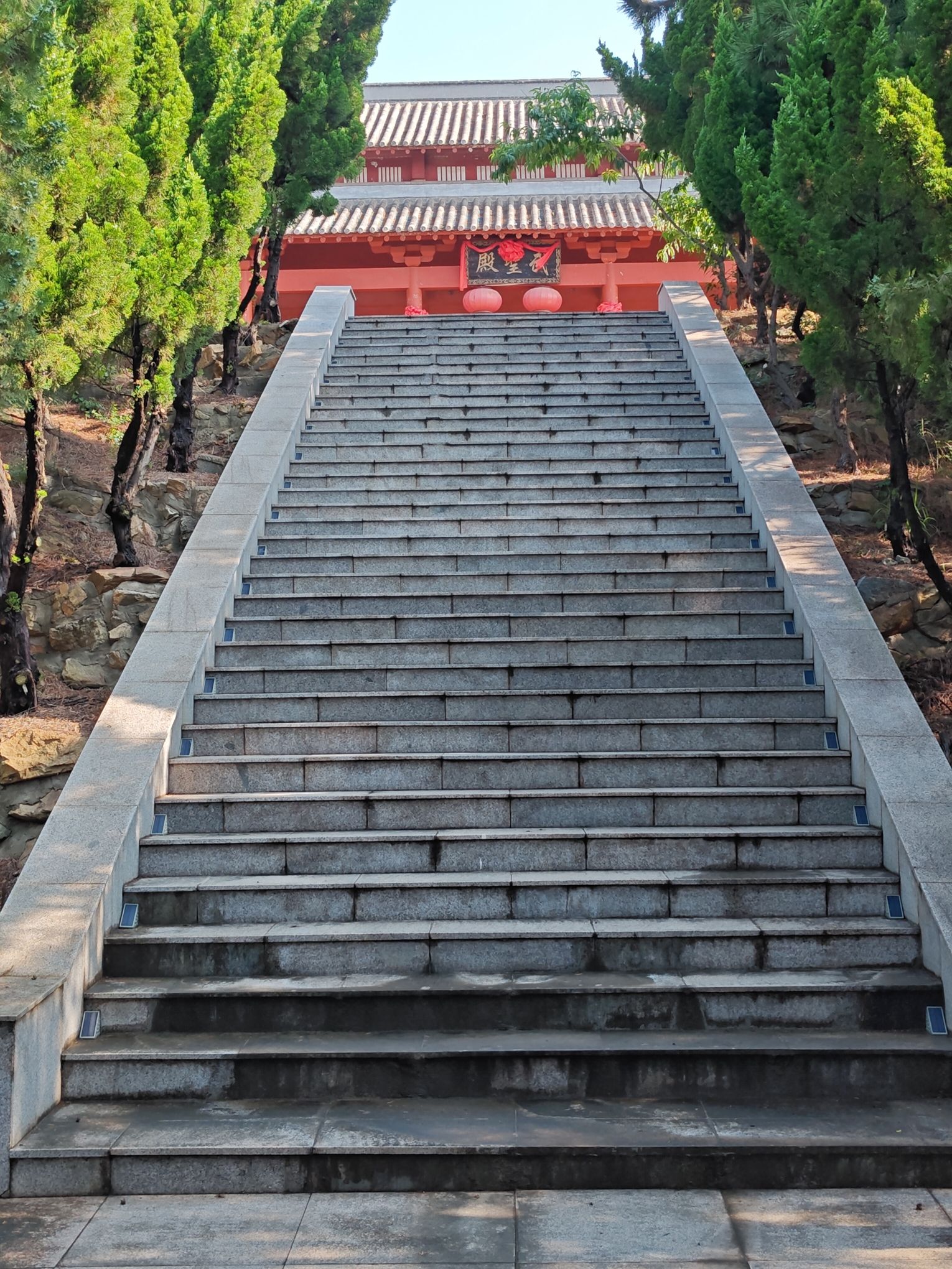 卧龙山武圣殿实景照片
