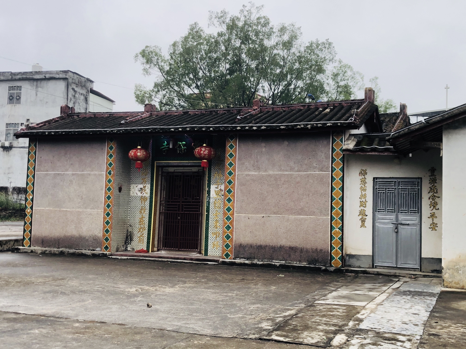 灵保寺实景照片