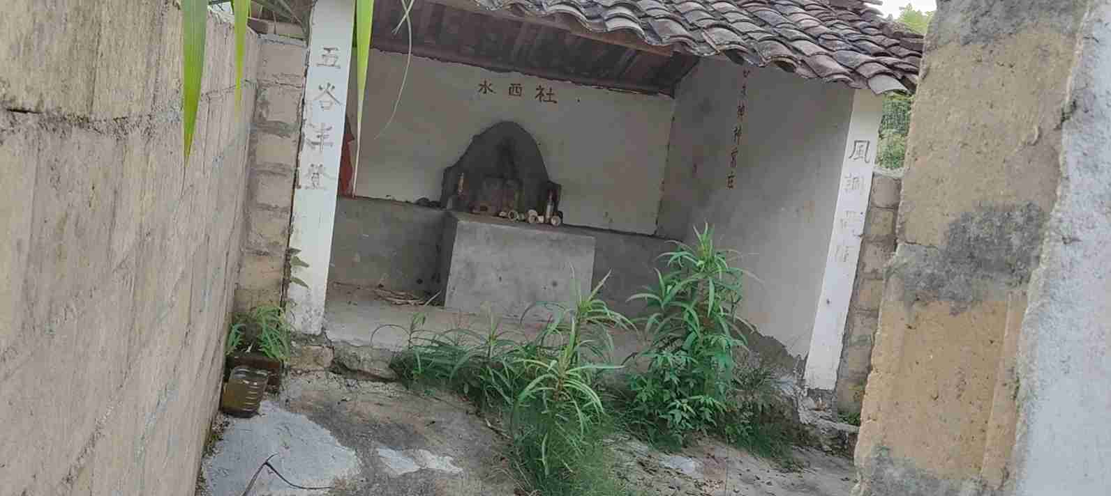 新甸村松林土地庙实景照片