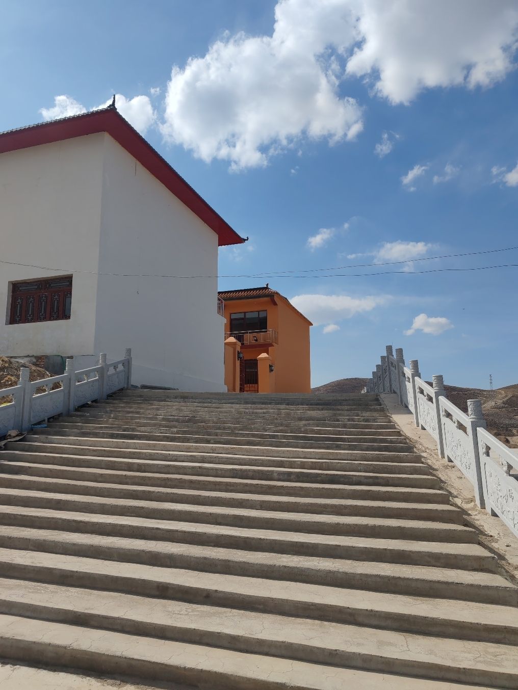 灵应寺实景照片