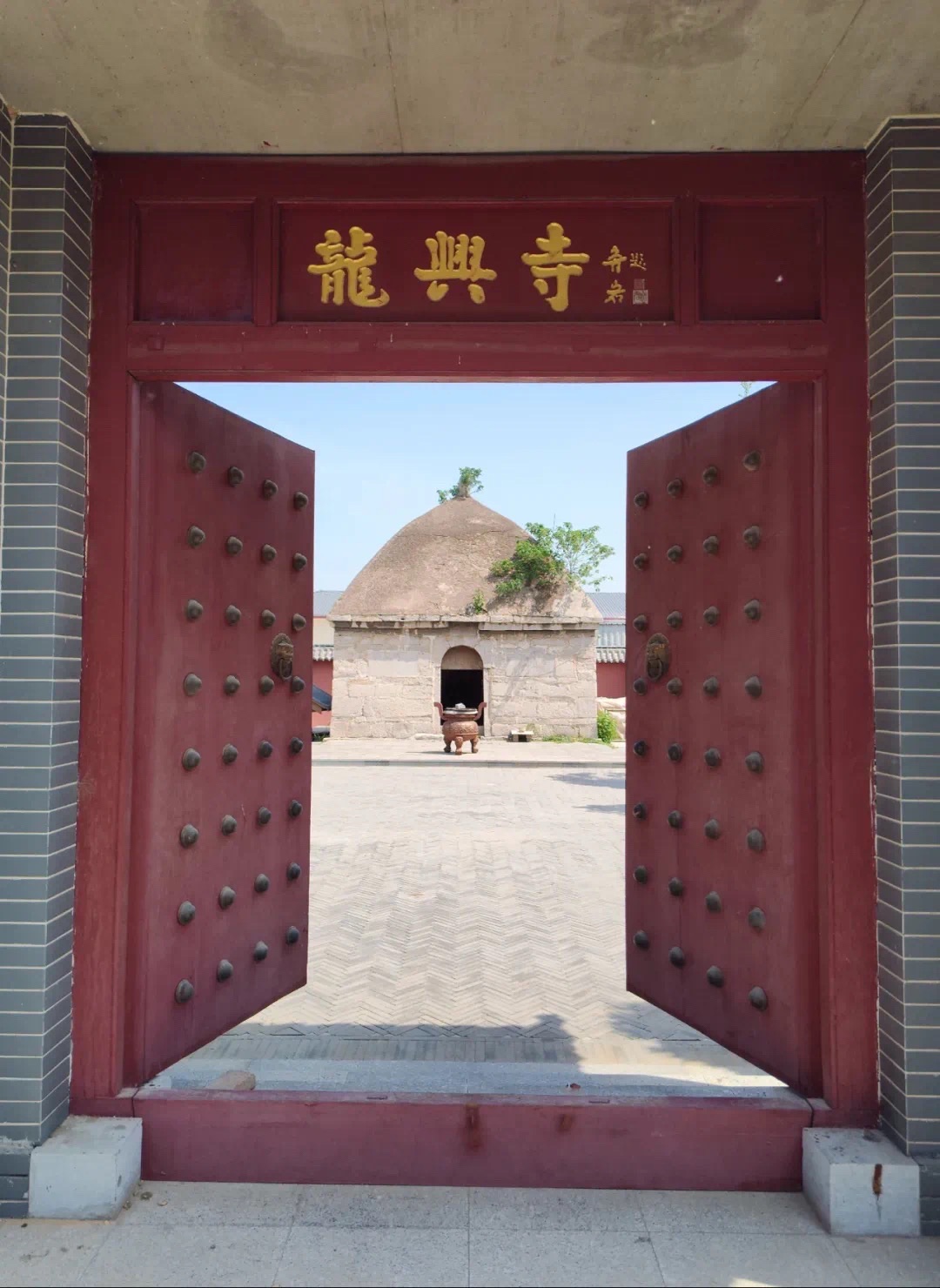 陈庄龙兴寺丈九佛实景照片