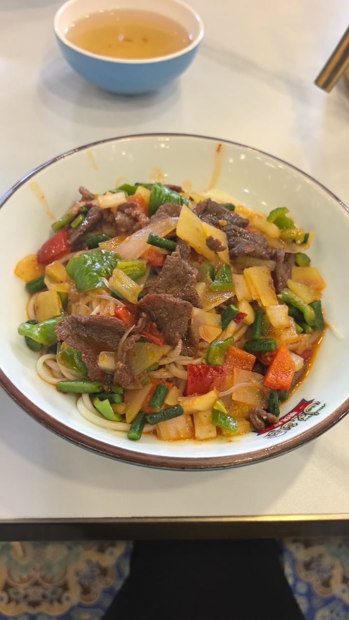 明优利特色拌面抓饭(乌恰县店)