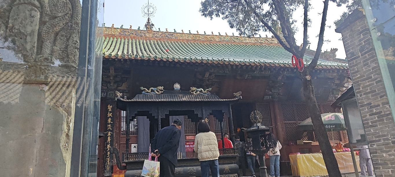 大雄宝殿实景照片
