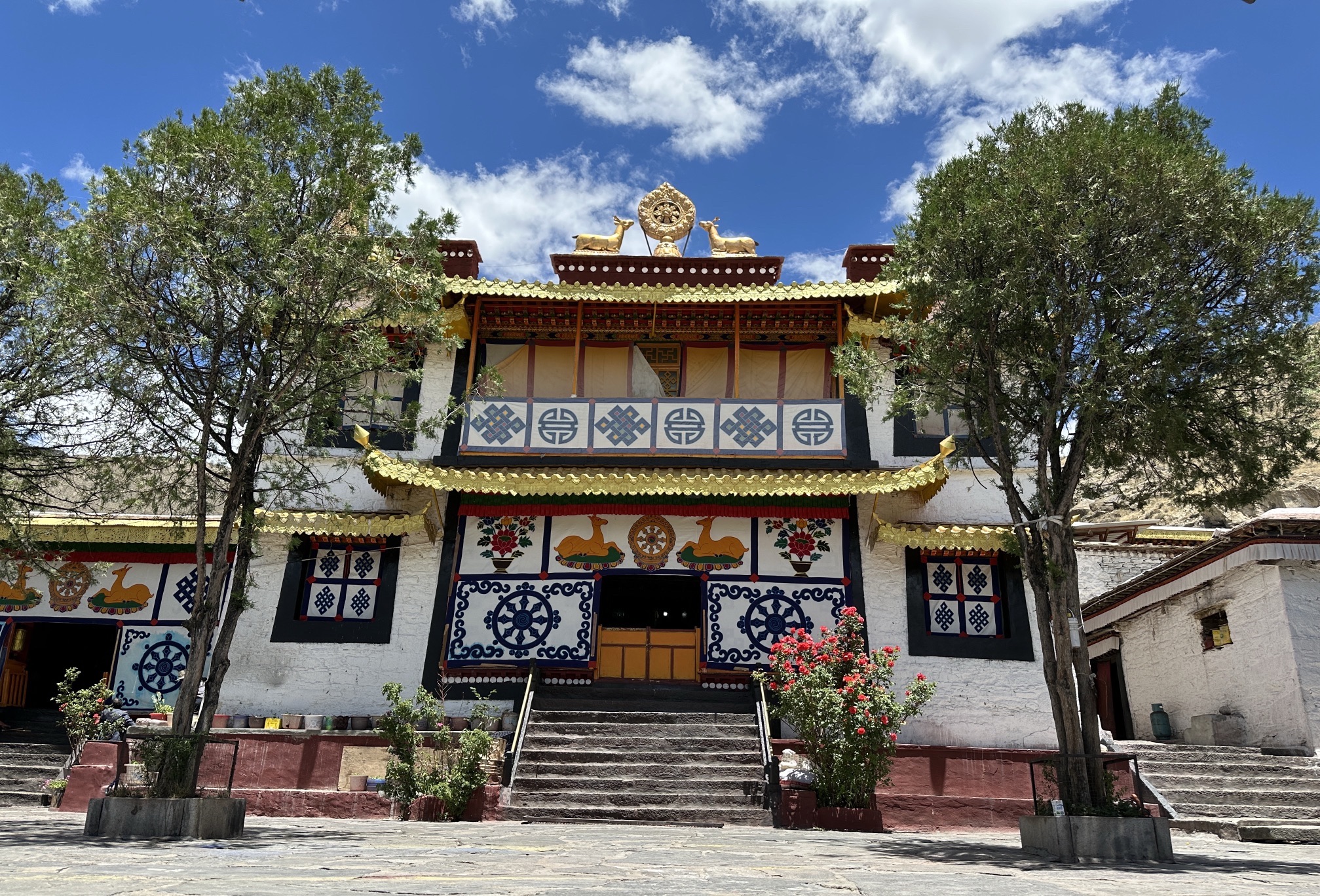 山南市琼结县日吾德庆寺实景照片