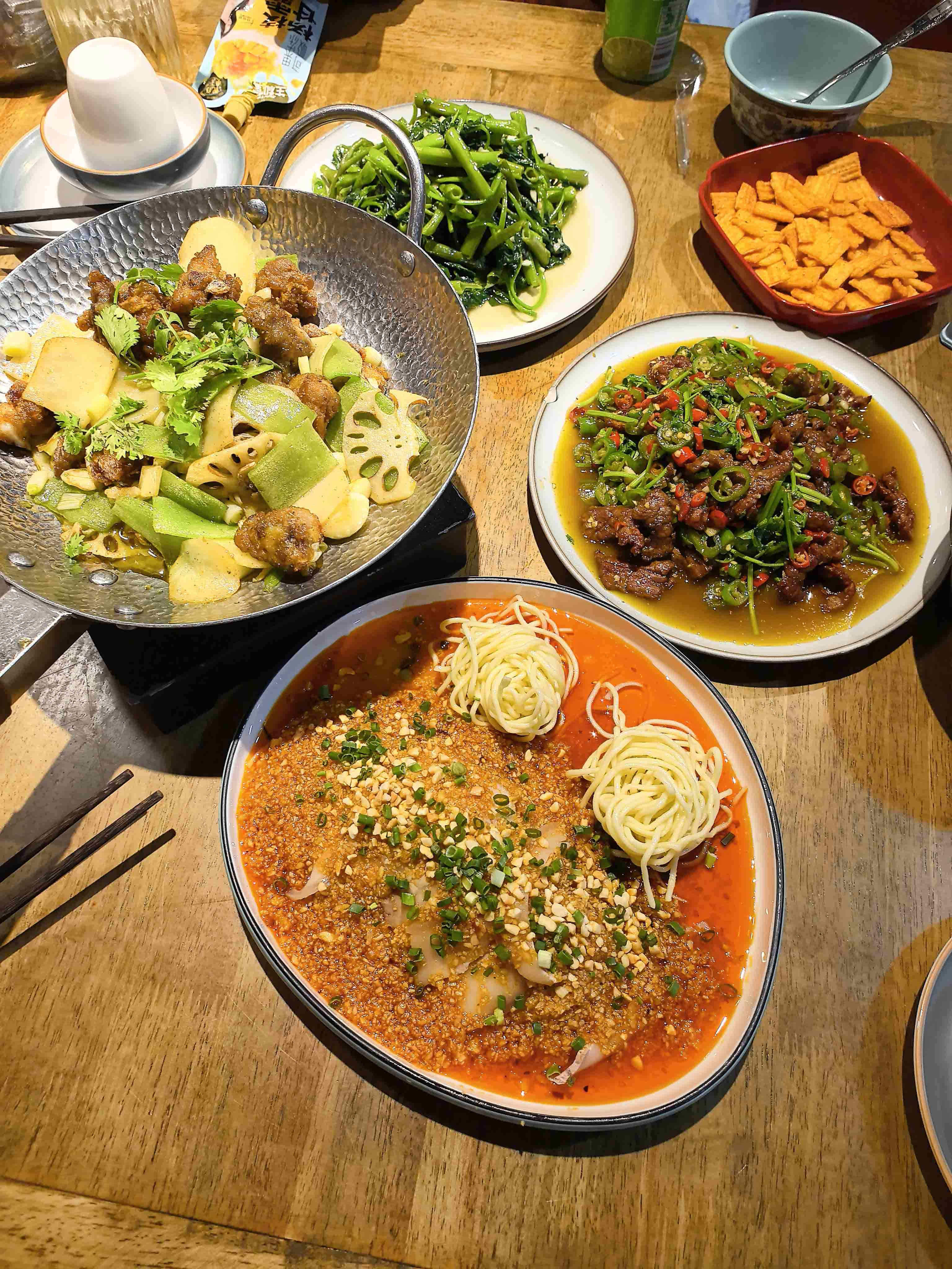 勇娃子土菜馆(特色砂锅雅鱼)