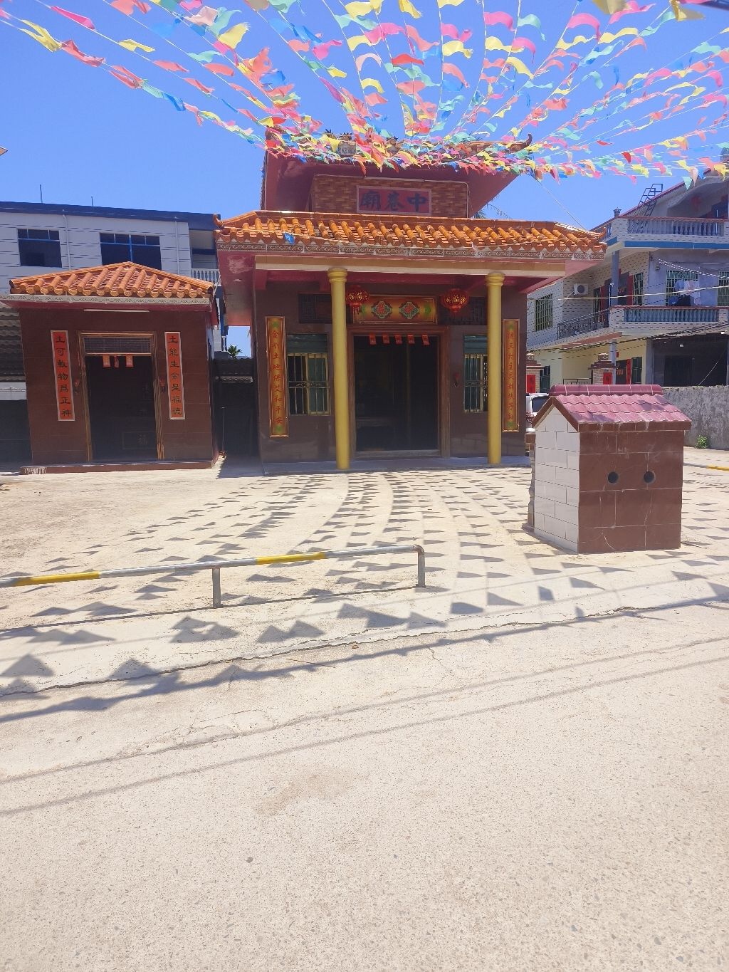 城东村中巷庙实景照片