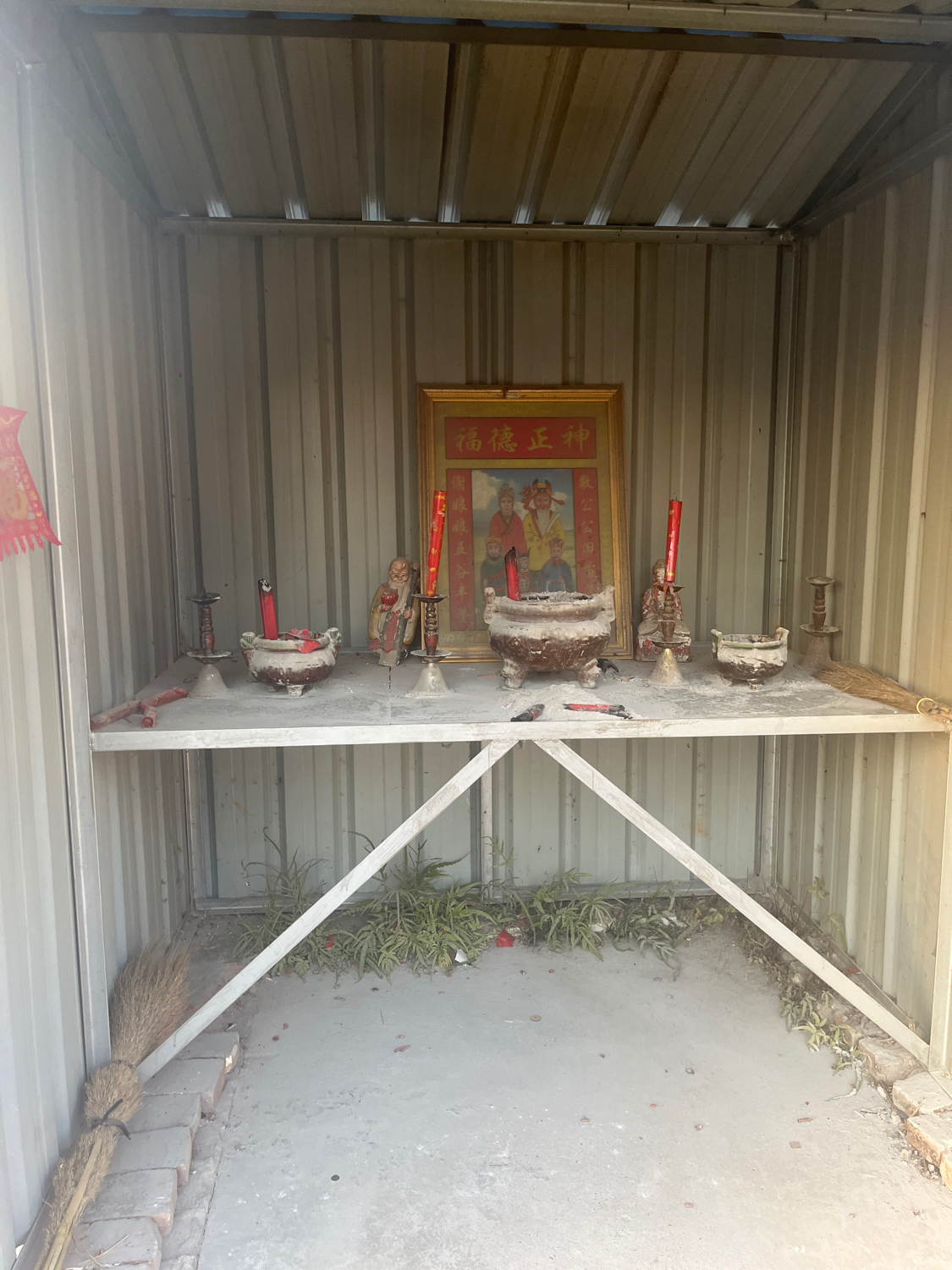 于桥村一组土地庙实景照片