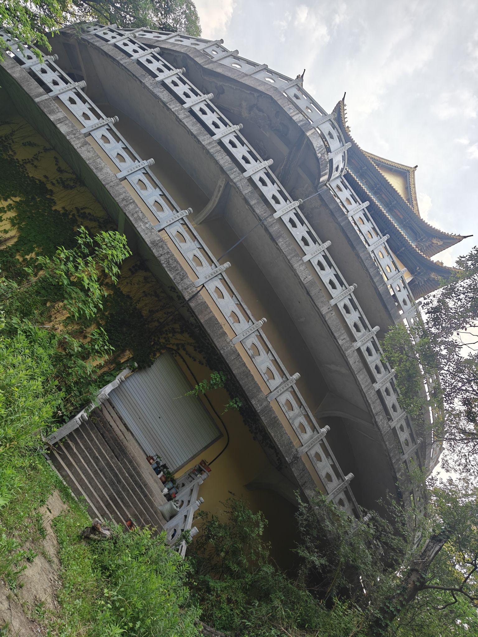 毘卢宝殿实景照片