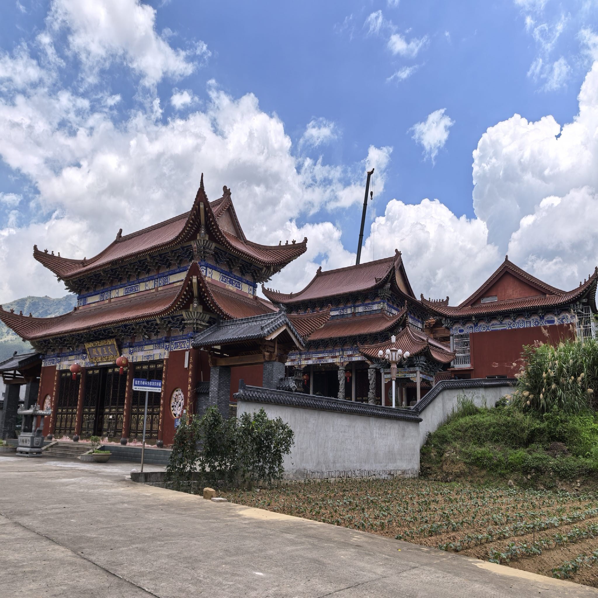 透堡月峰寺实景照片