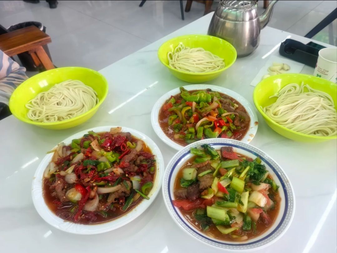 托克逊小胖子拌面