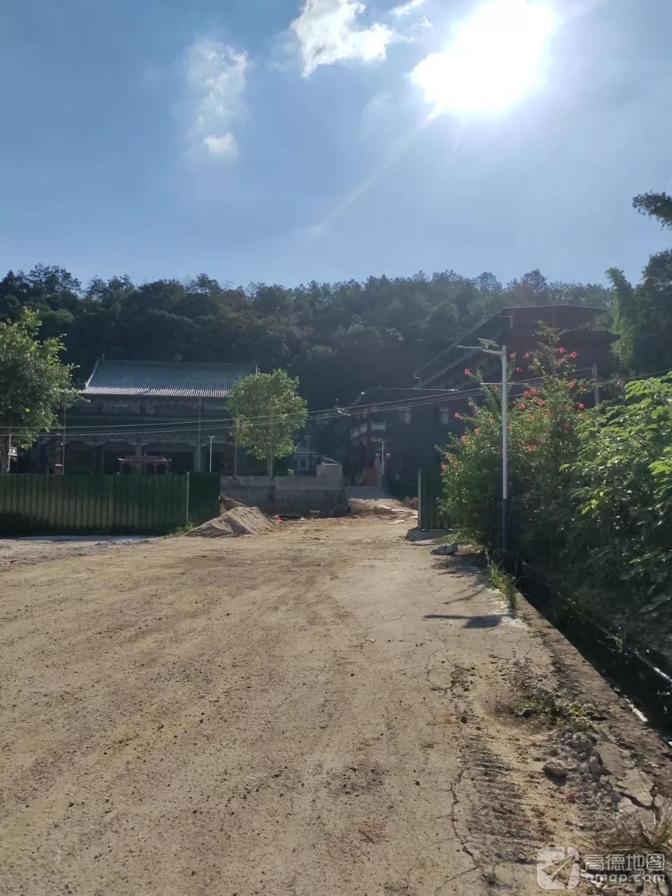 莲池寺实景照片