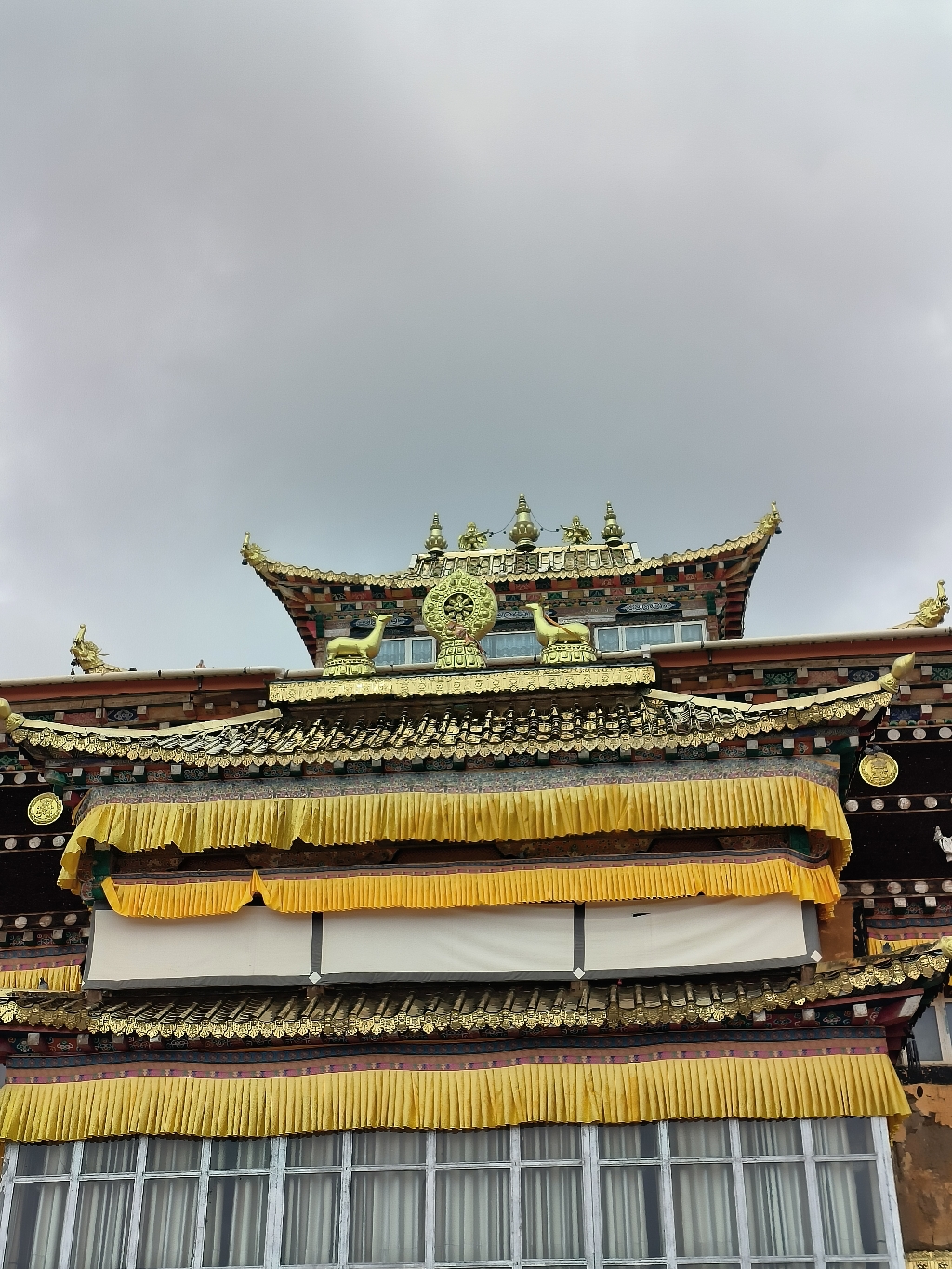 西藏昌都市江达县字呷乡古普寺实景照片