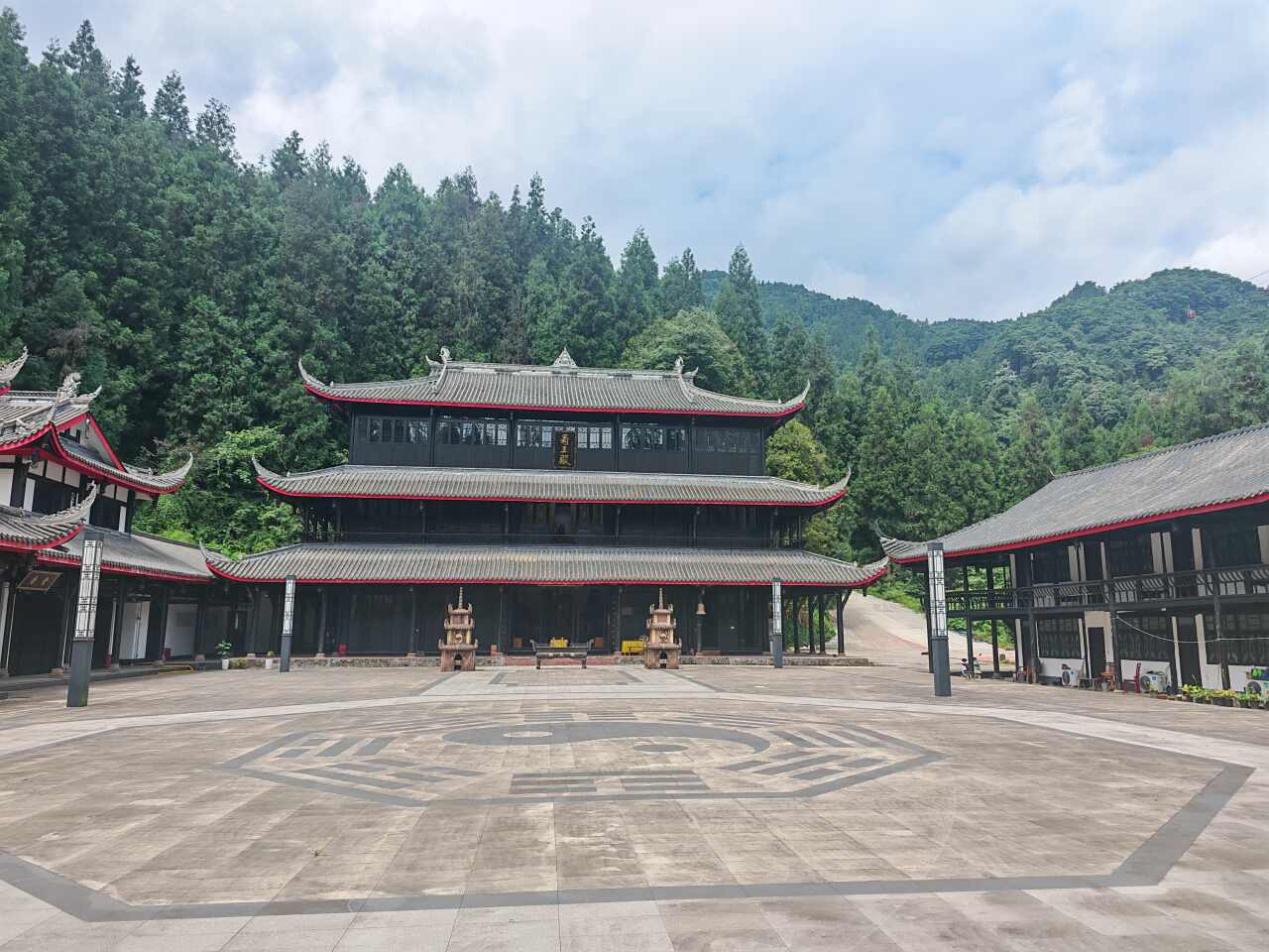 蜀王殿实景照片
