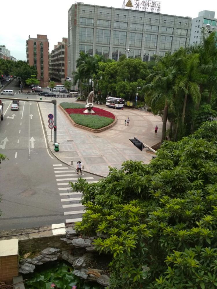 罗村中心广场景点图片