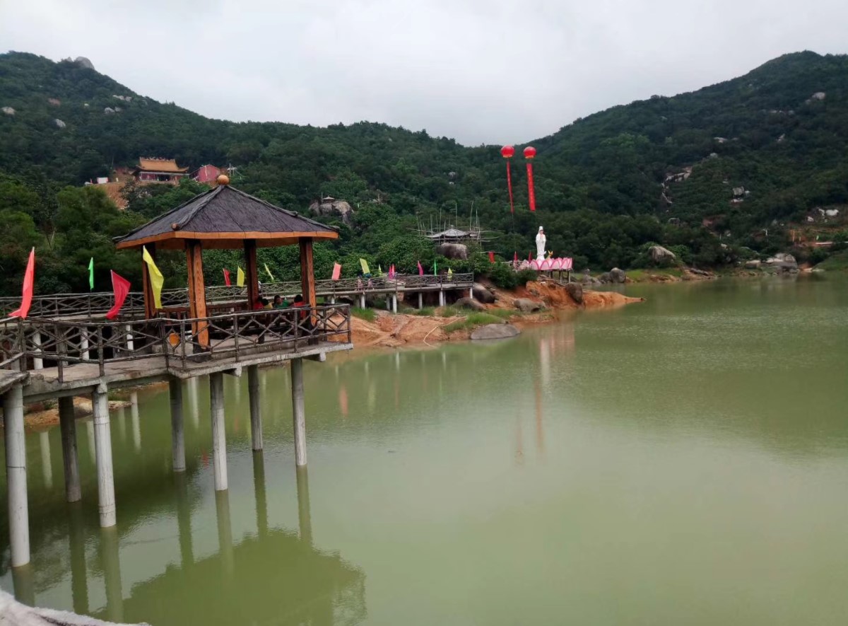 汕头市潮南区雷岭镇百花山七圣娘庙实景照片